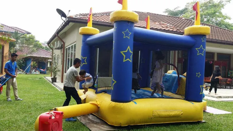 Bouncing castle di birthday party